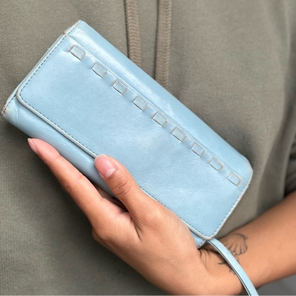 HOBO Rider Leather Wallet Blue, Continental Wallet, Magnet and Zipper Closure - Picture 3 of 9